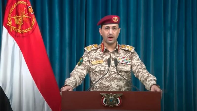 محذرةً شركات الطيران من العبور في أجواء السعودية.. القوات اليمنية تستهدف مطار أبها رداً على العدوان