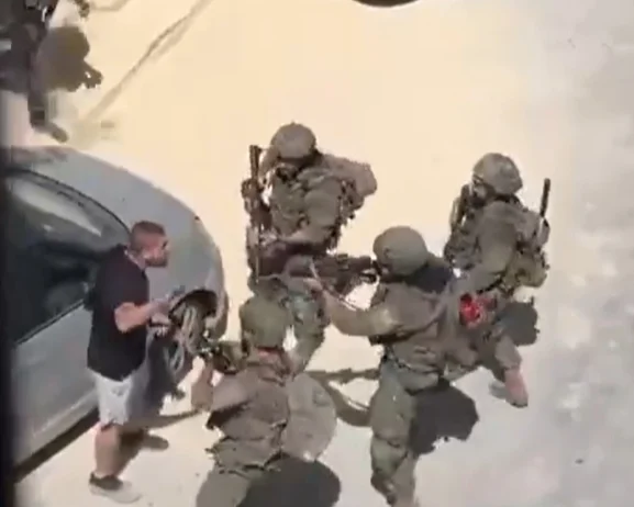 الضفة الغربية: قوات الاحتلال تنفذ حملات دهم واعتقال واسعة في مخيم قلنديا