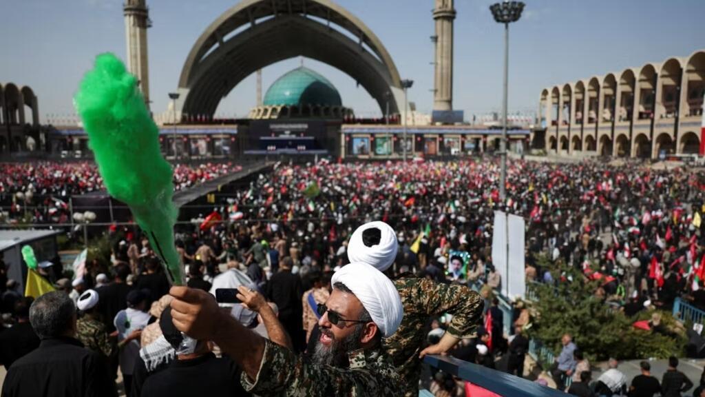 تشييعٌ غيّر الرواية... حين فرضت الحشود الإيرانية الحقيقة على الإعلام العالمي