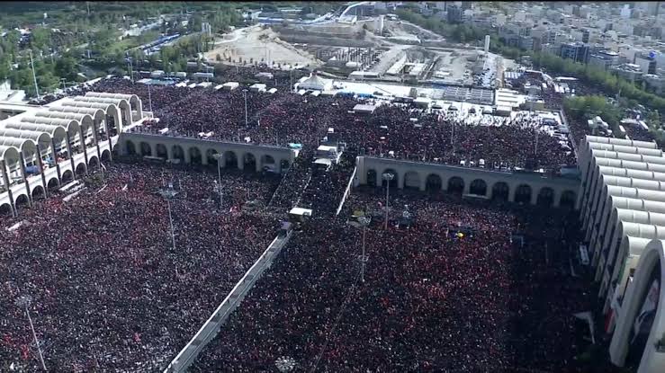 حين يبايع القلب قائده... الشعب الإيراني كتب الوفاء بالمحبة