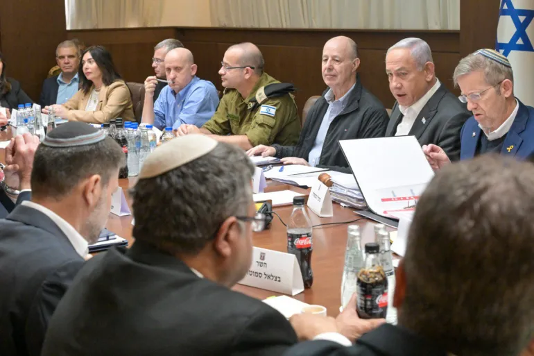 المرحلة الثانية تحت الاستهداف.. نتنياهو ينسف وقف النار بشروط تعجيزية