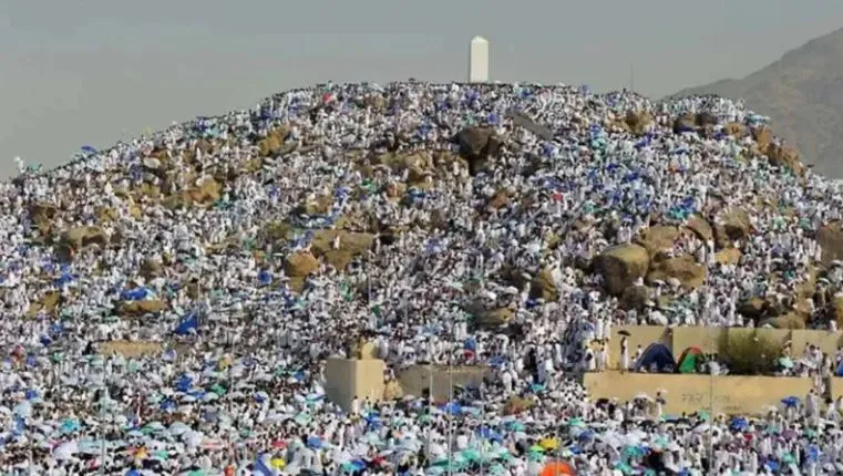 ملايين الحجاج يؤدون مناسك الحج&hellip; وعرفات ومنى تكتسيان بمشهد ايماني مهيب